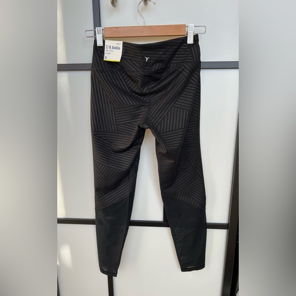 NWT Old Navy Mid-Rise 7/8 Ankle Length Go Dry Athletic Leggings Small Black - Picture 9 of 9